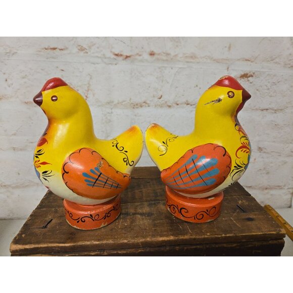 Pair of Vintage Russian Hand-painted 6" Chickens Pressed Saw Dust Folk Art - Picture 3 of 7